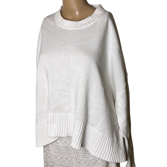 Anthropologie chunky knit sweater,very oversized ,PTP 27”
old money,neutral,boho - Picture 1 of 11